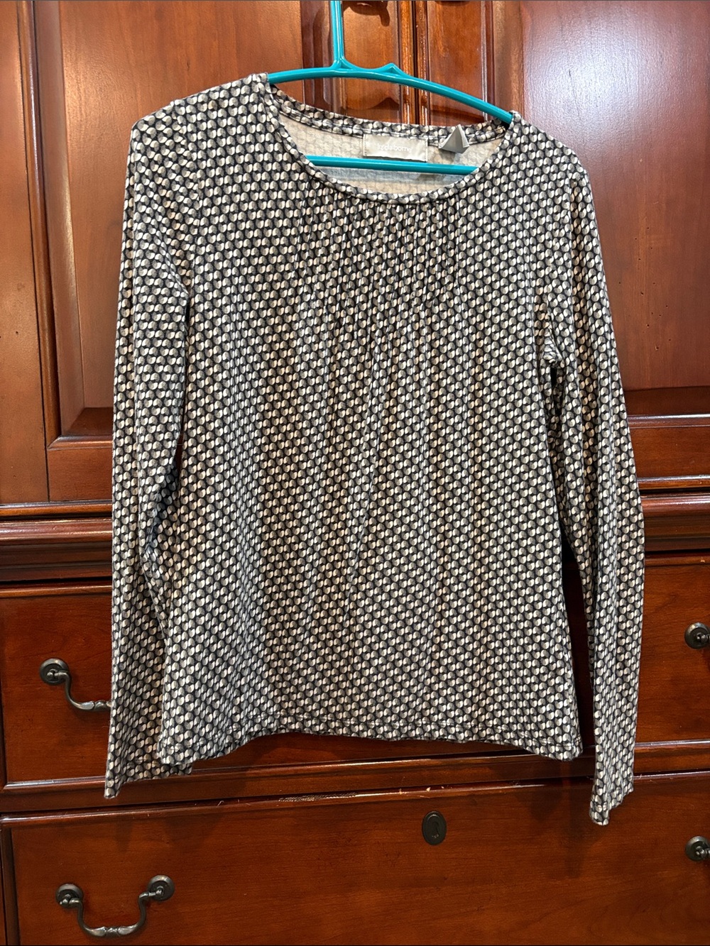 Liz Claiborne Black & Cream Long-Sleeve Patterned Crewneck Top